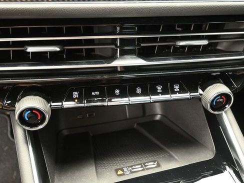 New 2025 Chevrolet Traverse High Country image 33