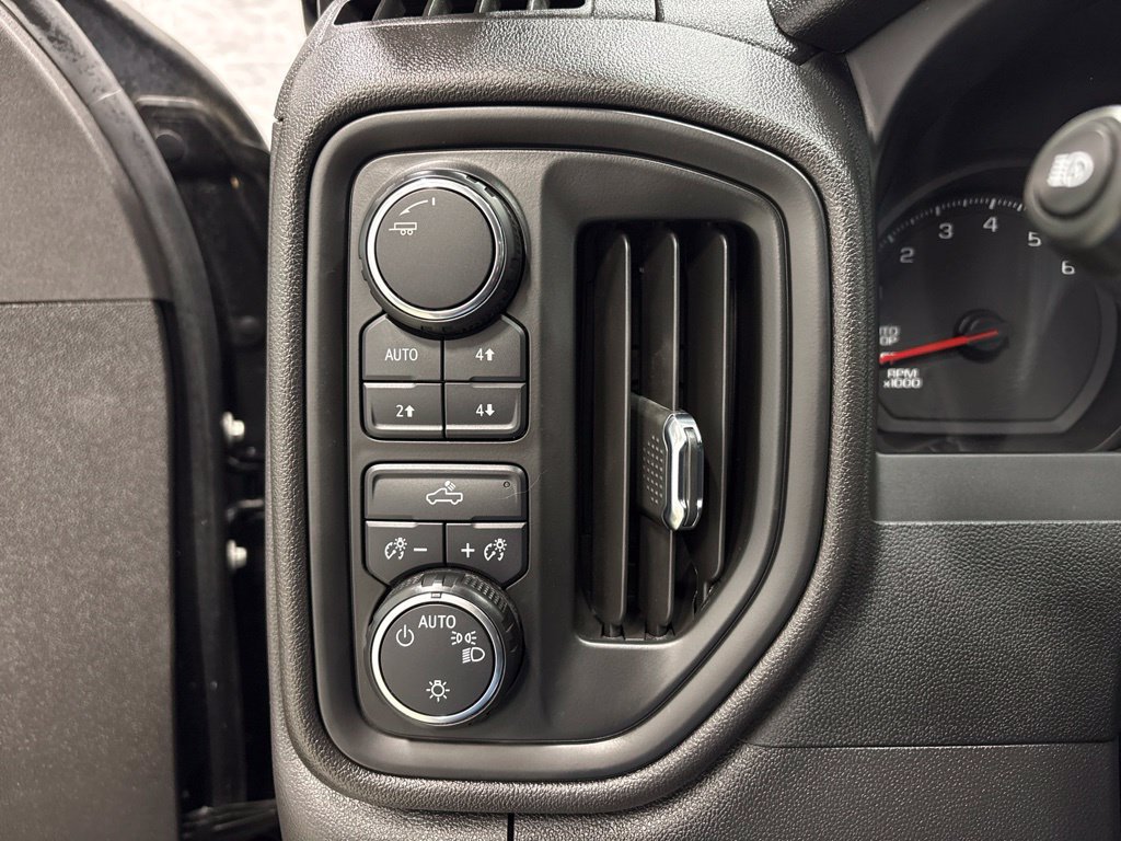 Used 2024 Chevrolet Silverado 1500 Custom Trail Boss w/ LPO, Dark Essentials Package AWD/4WD image 27