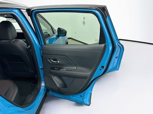 Used 2025 Nissan Kicks SR FWD image 28