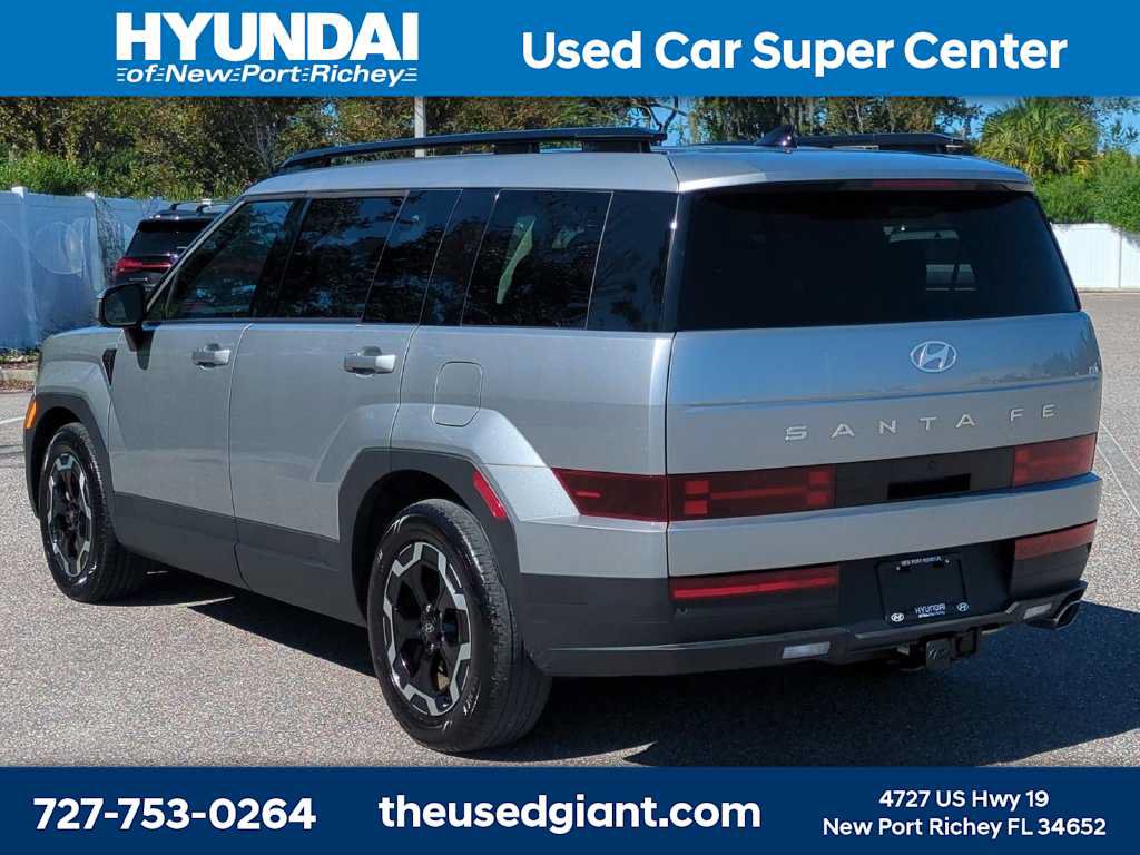 Used 2025 Hyundai Santa Fe SEL FWD image 3