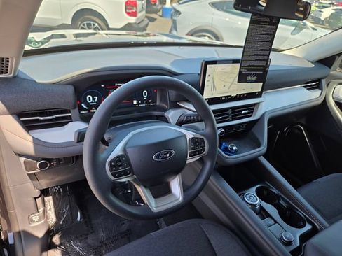 Used 2026 Ford Explorer Active RWD image 6