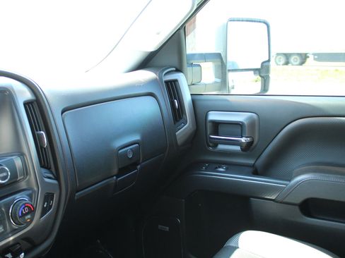 Used 2019 GMC Sierra 3500 SLT image 41