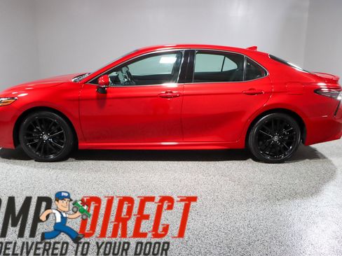 Used 2023 Toyota Camry XSE image 10