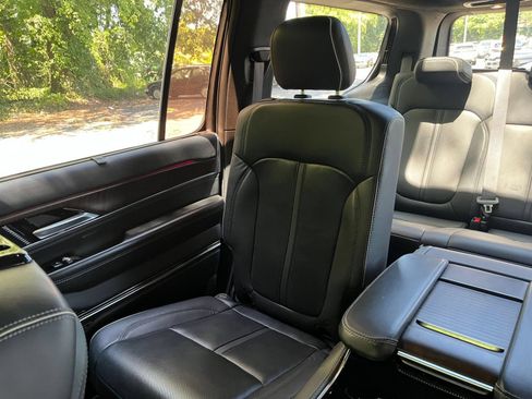 Used 2023 Jeep Grand Wagoneer Series II AWD/4WD image 39