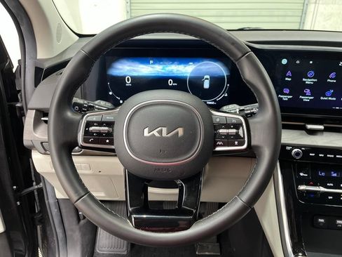 Used 2024 Kia Carnival SX FWD image 17