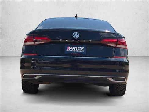 Used 2021 Volkswagen Passat 2.0T SE FWD image 7