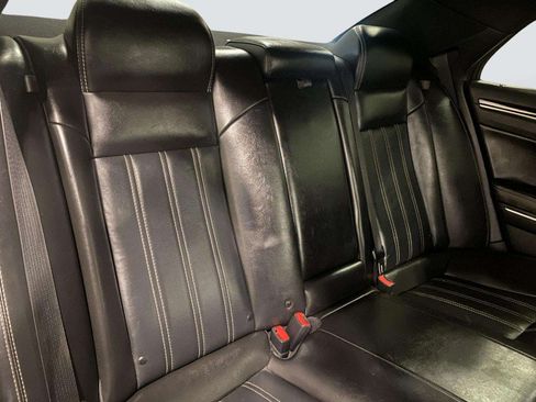 Used 2019 Chrysler 300 S RWD image 28