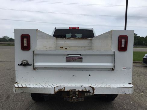 Used 2022 RAM 2500 Tradesman w/ Chrome Appearance Group AWD/4WD image 8
