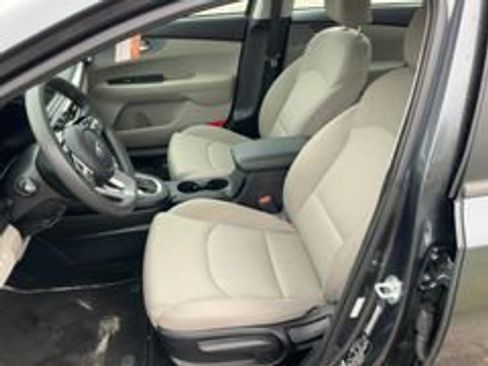 Used 2021 Kia Forte LXS FWD image 11