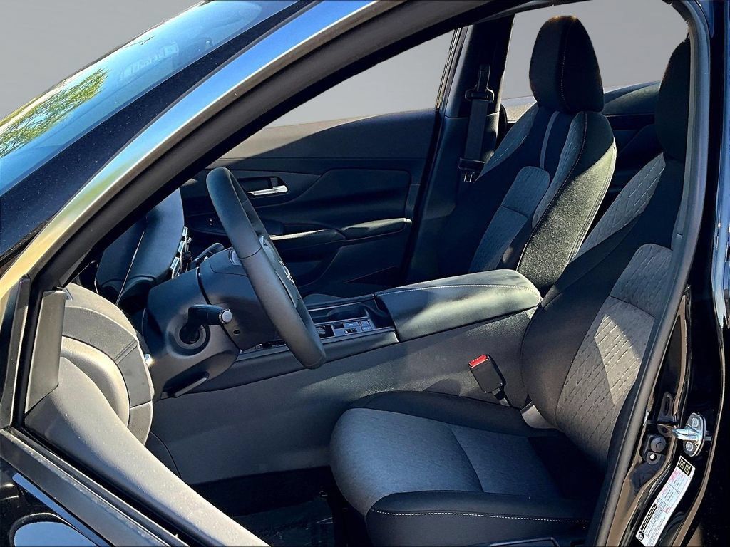 Used 2026 Nissan Sentra SV w/ SV Convenience Package FWD image 26
