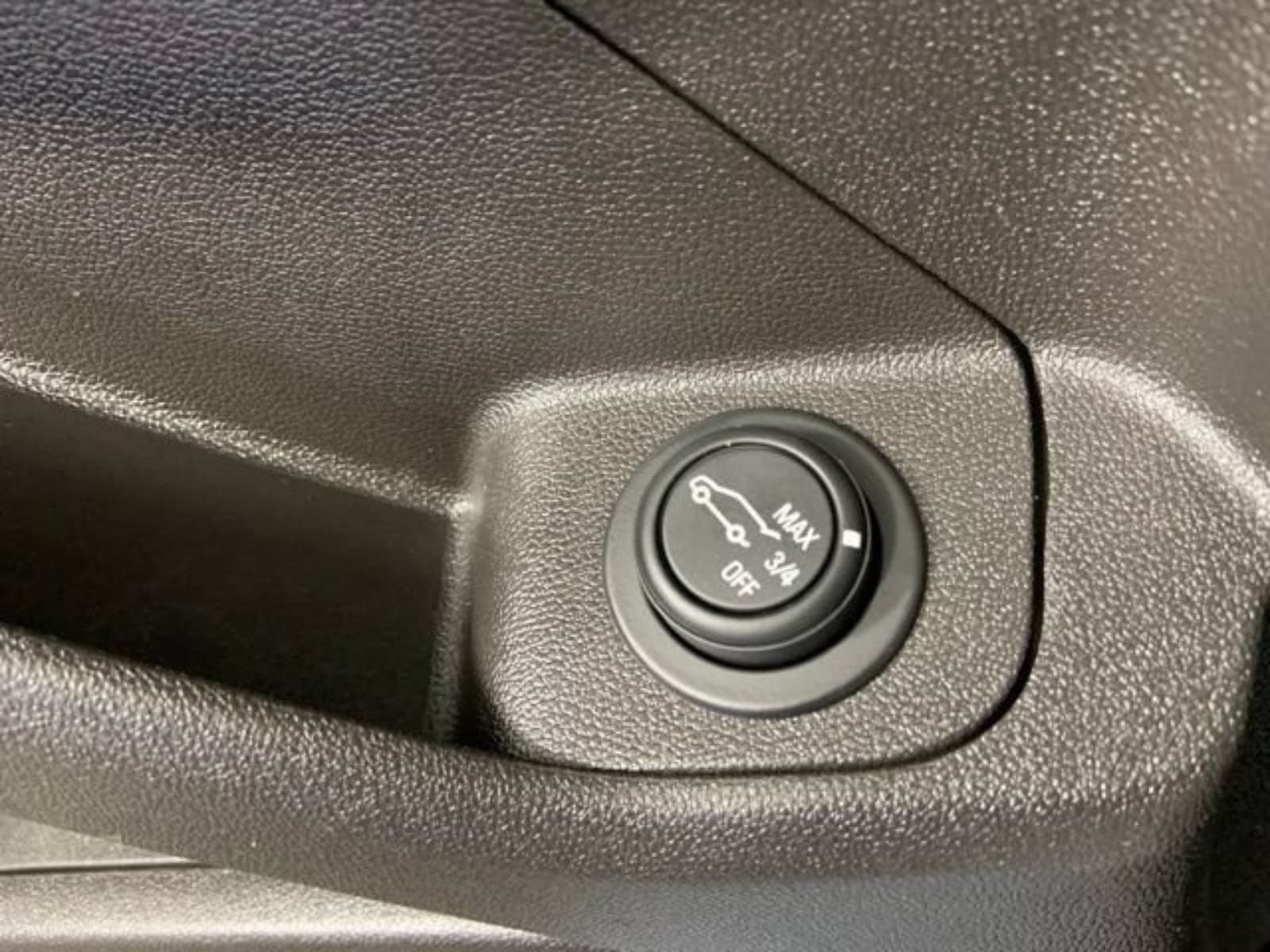 Used 2018 GMC Terrain Denali w/ Advanced Safety Package AWD/4WD image 30