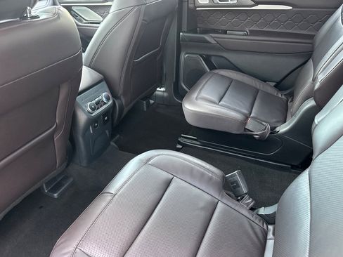 Used 2025 Ford Explorer Platinum w/ LUX Leather Package image 13