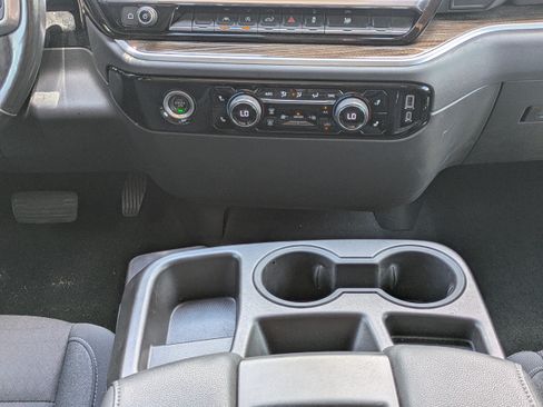 Used 2022 Chevrolet Silverado 1500 LT RWD image 17