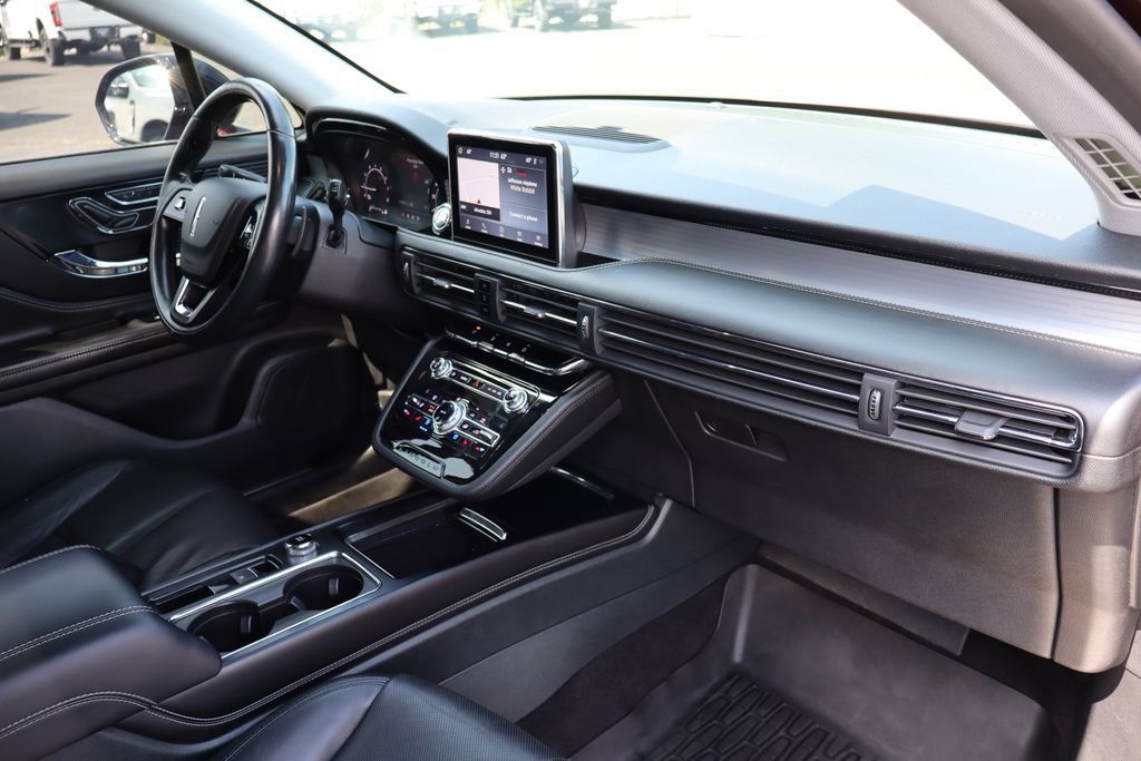 Used 2020 Lincoln Corsair AWD w/ Premium Package image 34