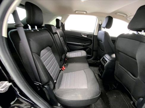 Used 2020 Ford Edge SE image 25