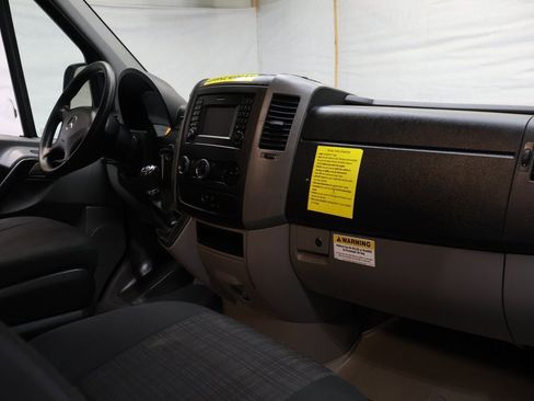 Used 2018 Mercedes-Benz Sprinter 2500 image 10