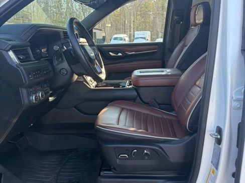 Certified 2024 GMC Yukon Denali Ultimate image 44