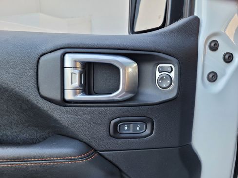Used 2020 Jeep Gladiator Mojave AWD/4WD image 26