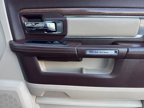 Used 2014 RAM 3500 Laramie w/ Cold Weather Group image 19