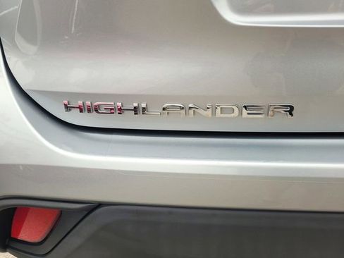 Used 2021 Toyota Highlander XLE image 7