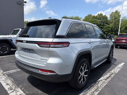 Certified 2025 Jeep Grand Cherokee Limited AWD/4WD image 7