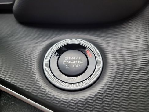 New 2025 Jeep Grand Cherokee Altitude image 23