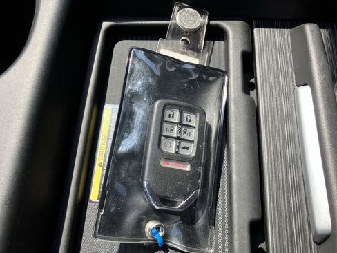 Used 2024 Honda Odyssey Elite image 41