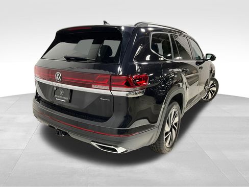Used 2025 Volkswagen Atlas SE AWD/4WD image 9