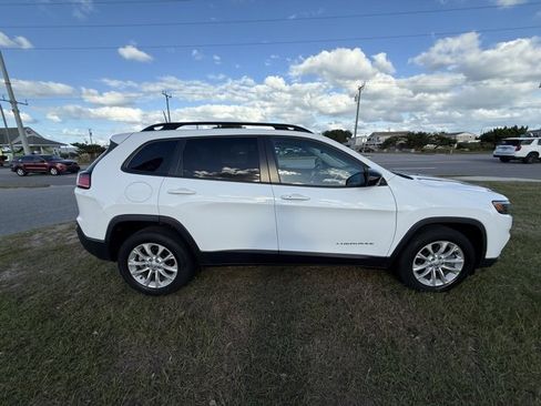 Certified 2022 Jeep Cherokee Latitude Lux image 8