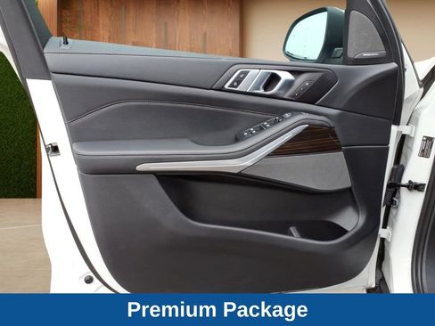 Used 2025 BMW X5 xDrive40i w/ Premium Package AWD/4WD image 22