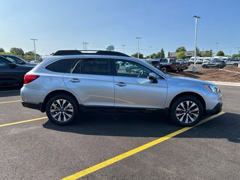 Used 2016 Subaru Outback 2.5i Limited AWD/4WD image 5