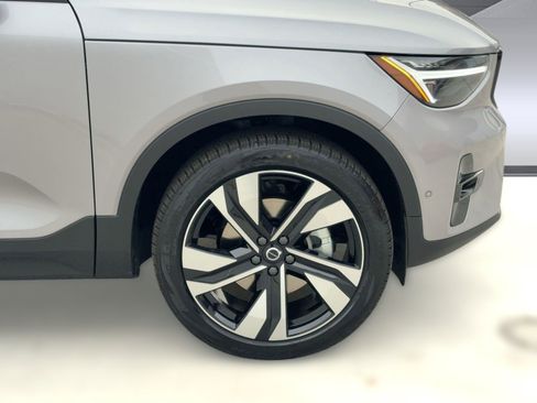 New 2026 Volvo XC40 B5 Ultra w/ Climate Package image 11