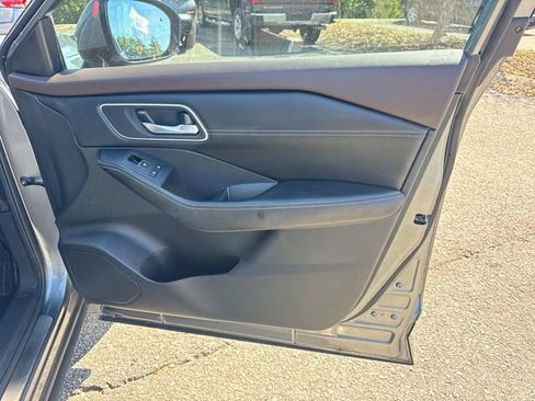 Certified 2023 Nissan Rogue Platinum w/ Platinum Premium Package FWD image 26