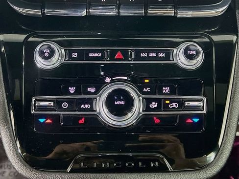 Used 2021 Lincoln Corsair Reserve FWD image 23