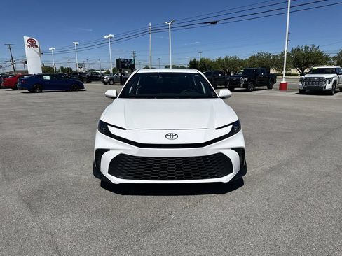 Certified 2025 Toyota Camry SE w/ Convenience Package FWD image 3