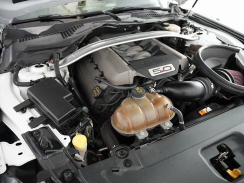 Used 2017 Ford Mustang GT Premium image 46