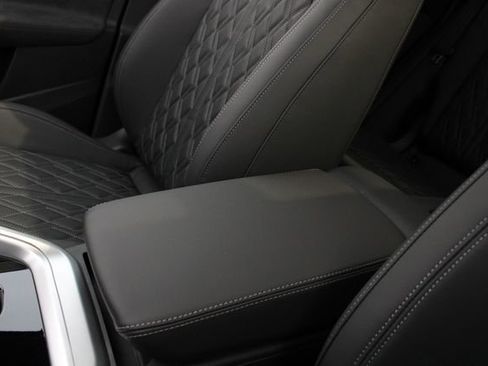 New 2025 Audi SQ5 Premium Plus AWD/4WD image 18