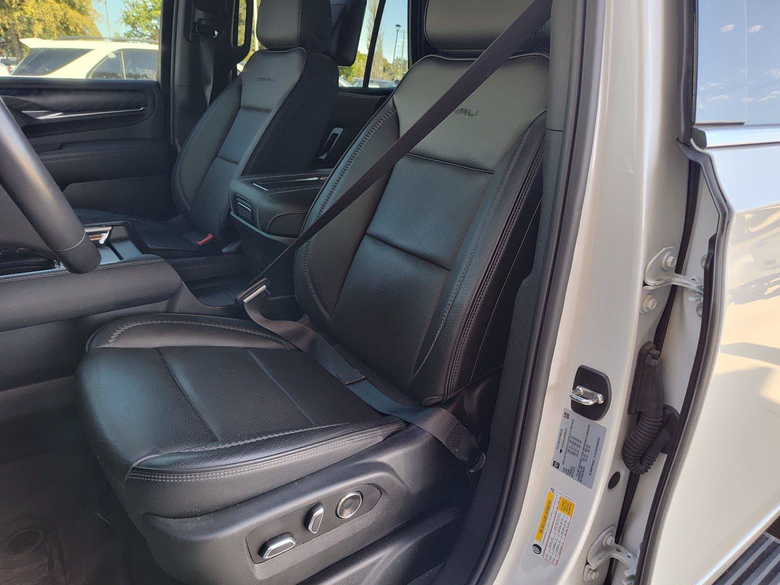 Used 2023 GMC Yukon Denali w/ Denali Reserve Package AWD/4WD image 19