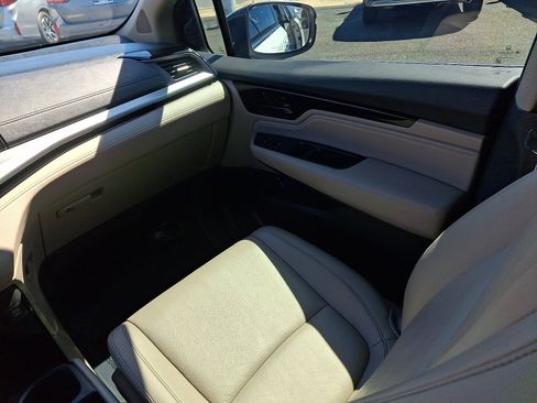 Used 2023 Honda Odyssey Touring image 12