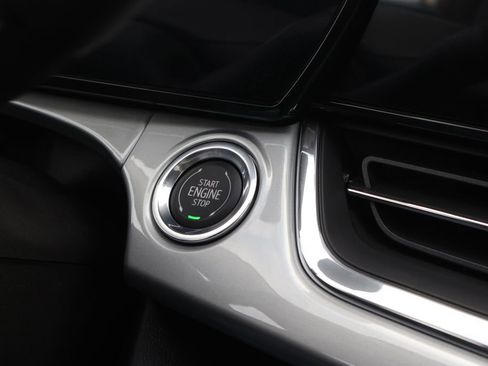 New 2026 Chevrolet Trax LT w/ Sunroof Package image 33