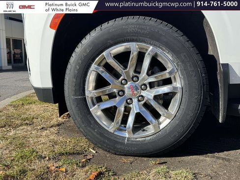 Used 2023 GMC Yukon SLT w/ SLT Luxury Package image 8