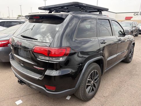 Used 2017 Jeep Grand Cherokee Trailhawk AWD/4WD image 12