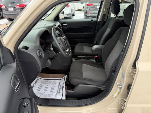 Used 2017 Jeep Patriot Sport w/ Power Value Group image 8