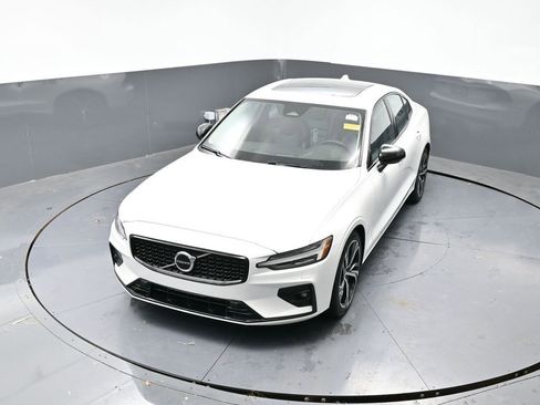 Used 2024 Volvo S60 B5 Core image 44