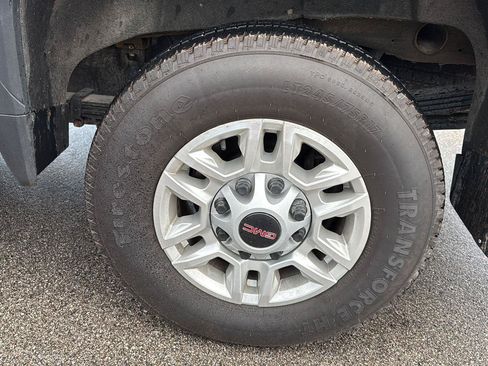 Used 2024 GMC Sierra 2500 SLE w/ SLE Value Package AWD/4WD image 16