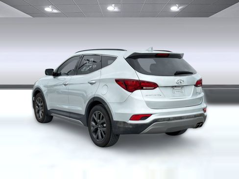 Used 2018 Hyundai Santa Fe Sport FWD image 3