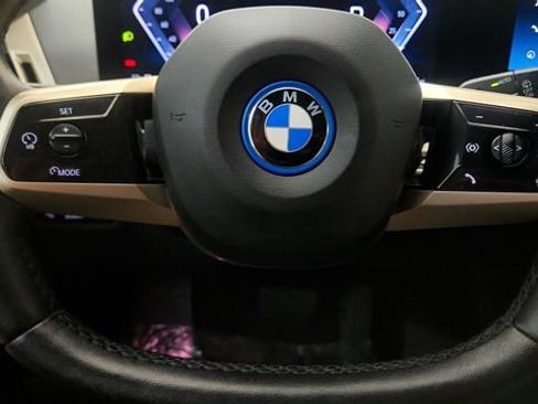 Used 2023 BMW iX xDrive50 w/ Sport Package AWD/4WD image 58