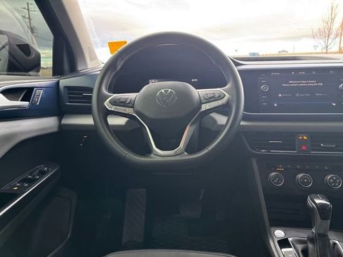 Used 2022 Volkswagen Taos SE image 13