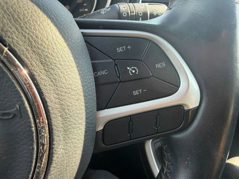 Used 2019 Jeep Compass Latitude w/ Cold Weather Group AWD/4WD image 11
