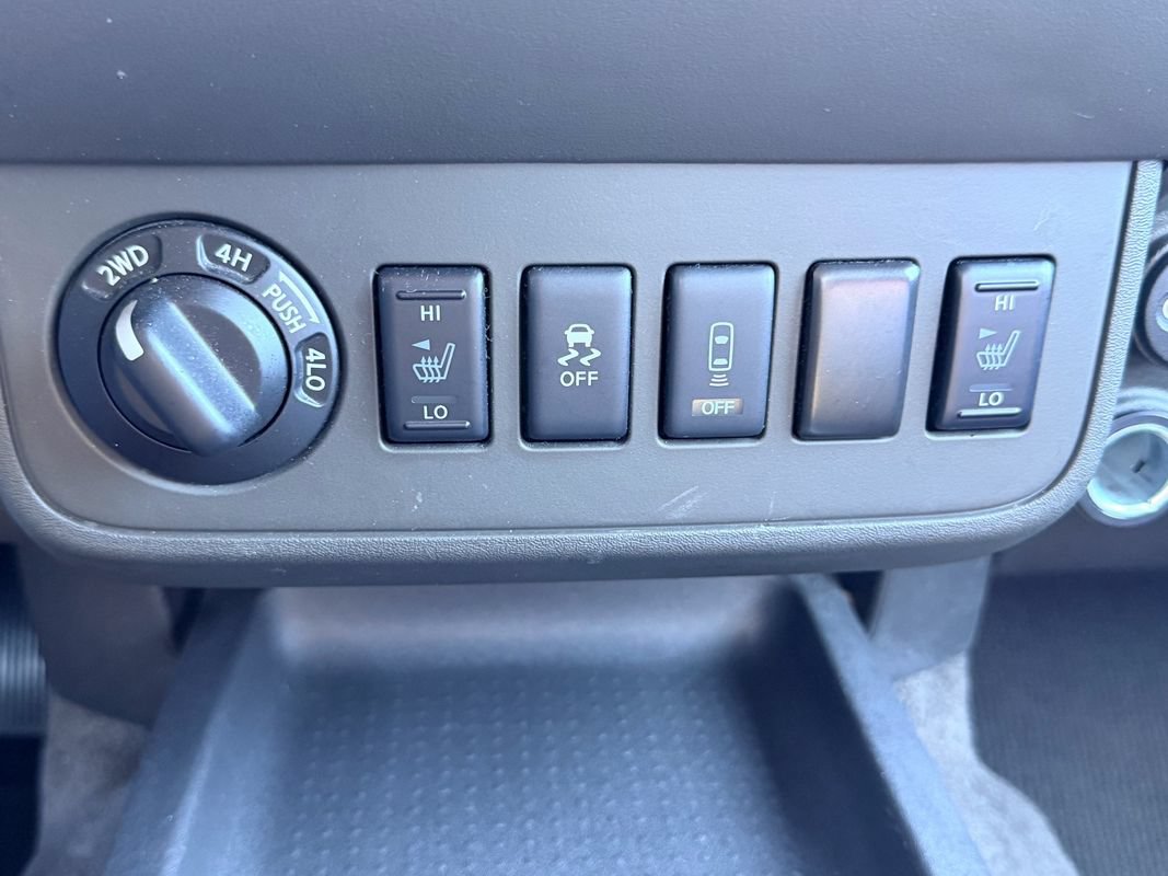 Used 2017 Nissan Frontier SV w/ SV Value Truck Package AWD/4WD image 32